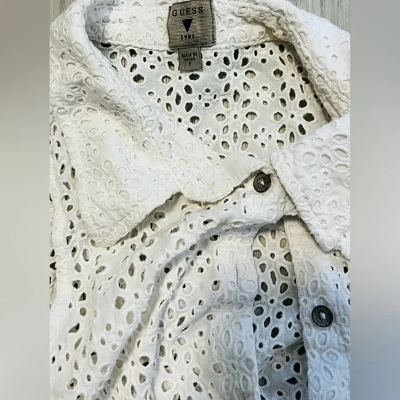 White GUESS shirt - Picture 2 of 2